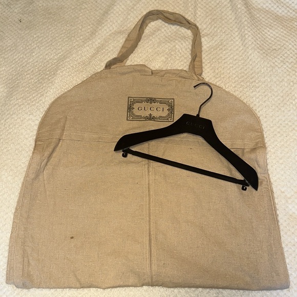 Gucci cloth double snap garment bag with black velvet Gucci hanger - Picture 3 of 8